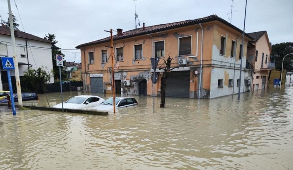 Permbytjet ne Itali, 27 mije persona pa energji, miliarda euro deme